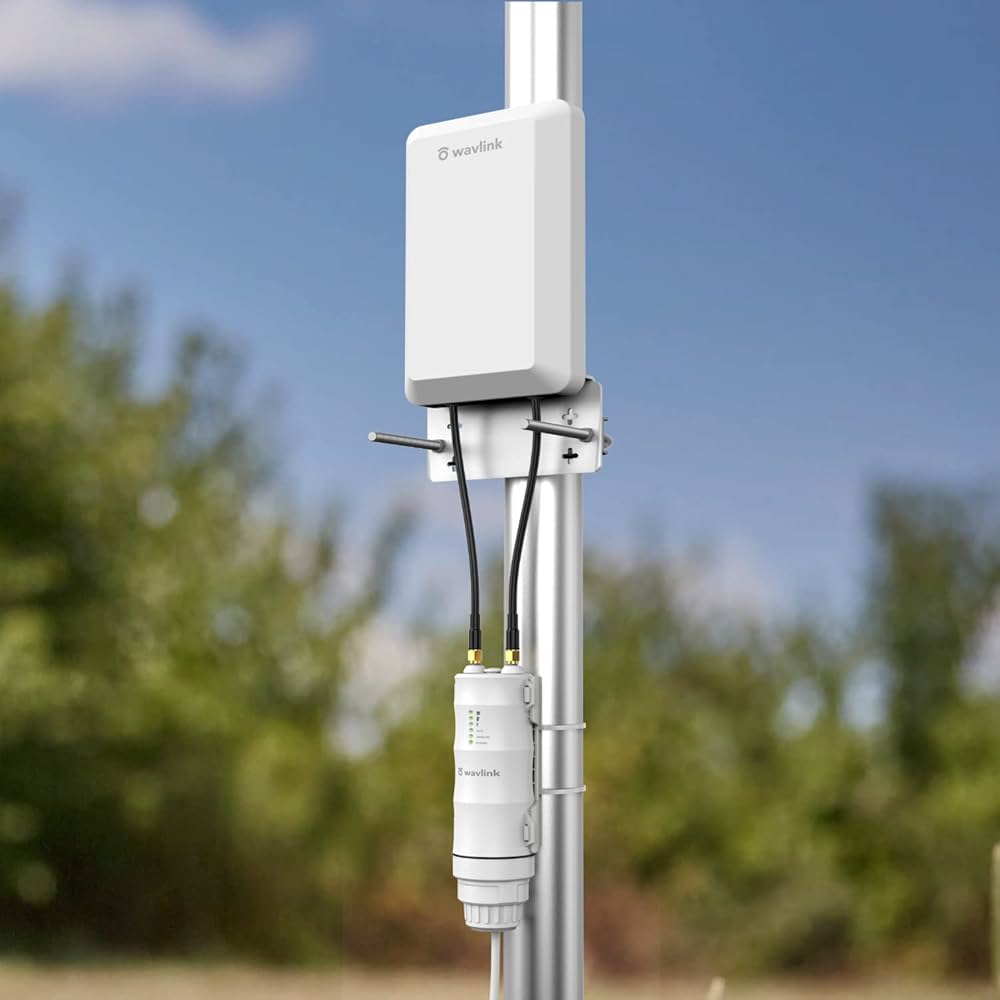 Outdoor-rated external CPE antenna unit on a pole mount